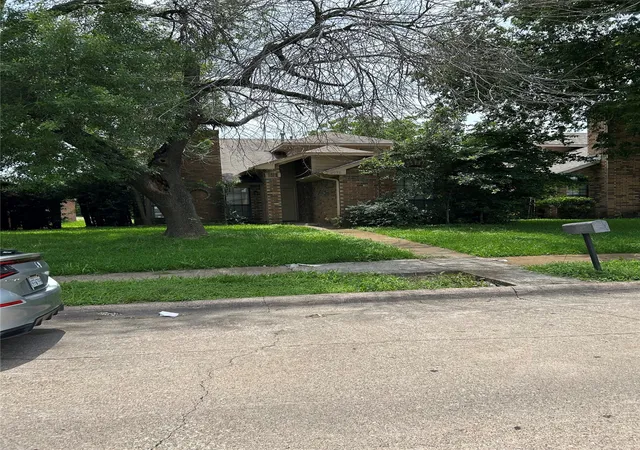 Photo 1 of Sale Pending at 2038 Nectar Dr, Mesquite, TX 75149 | MLS# 21326589 | Listing updated on 2026-08-31