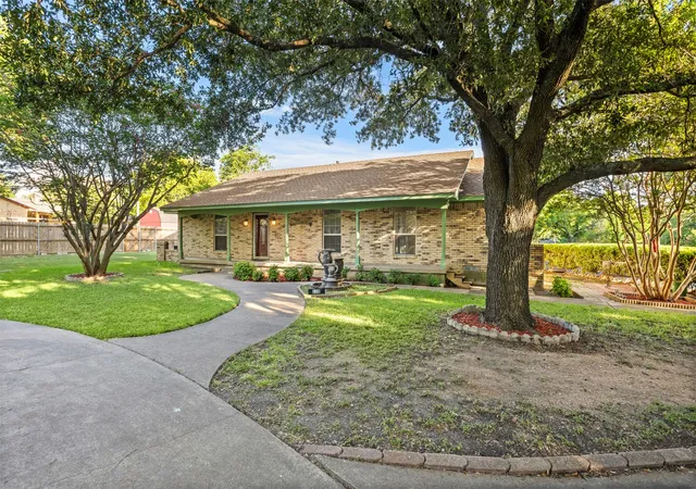 Photo 3 of Single family home for sale at 110 Pecan St, Red Oak, TX 75154 | MLS# 21325783 | Listing updated on 2026-09-27