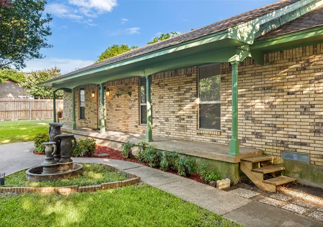 Photo 3 of Single family home for sale at 110 Pecan St, Red Oak, TX 75154 | MLS# 21325783 | Listing updated on 2026-09-27