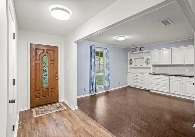 Photo 4 of Single family home for sale at 110 Pecan St, Red Oak, TX 75154 | MLS# 21325783 | Listing updated on 2026-09-27