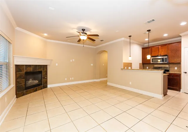 Listing Photo 5 - Condo for sale in building located at 13336 Patito Pl, Dallas, TX 75240 - Unit #3