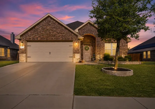 Photo 1 of Sale Pending at 531 Hidden Springs Trl, Azle, TX 76020 | MLS# 21326766 | Listing updated on 2026-10-01