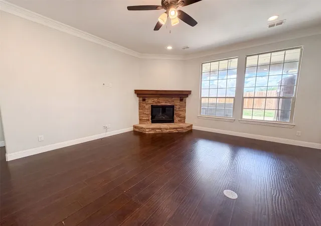 Photo 3 of Single family home for sale at 400 Blue Star Ct, Burleson, TX 76028 | MLS# 21326762 | Listing updated on 2026-10-05
