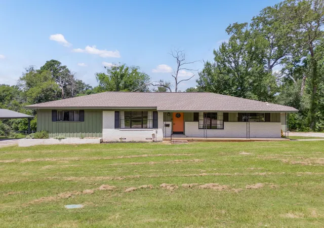 Photo 1 of Single family home for sale at 137 Gardner Dr, Palestine, TX 75803 | MLS# 21326190 | Listing updated on 2026-07-29