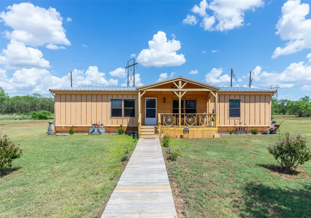 Photo 2 of Manufactured home for sale at 7167 Spinks Rd, Abilene, TX 79603 | MLS# 21323108 | Listing updated on 2026-09-28