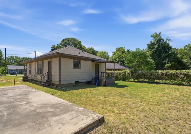 Photo 2 of Single family home for sale at 3029 Pueblo Trl, Fort Worth, TX 76135 | MLS# 21326069 | Listing updated on 2026-10-01