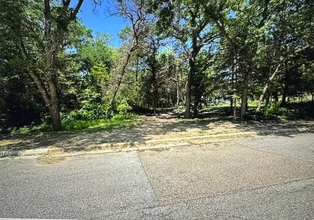 Land for sale at 3 Robin, Cedar Hill, TX 75104 | MLS# 21326984