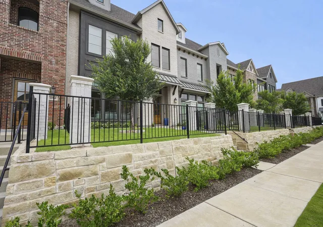 Photo 3 of Townhouse for sale at 11948 Dahlia Bay Dr, Frisco, TX 75033 | MLS# 21325619 | Listing updated on 2026-09-12