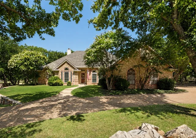 Photo 1 of Single family home for sale at 222 Hart Ct, Runaway Bay, TX 76426 | MLS# 21323407 | Listing updated on 2026-09-10