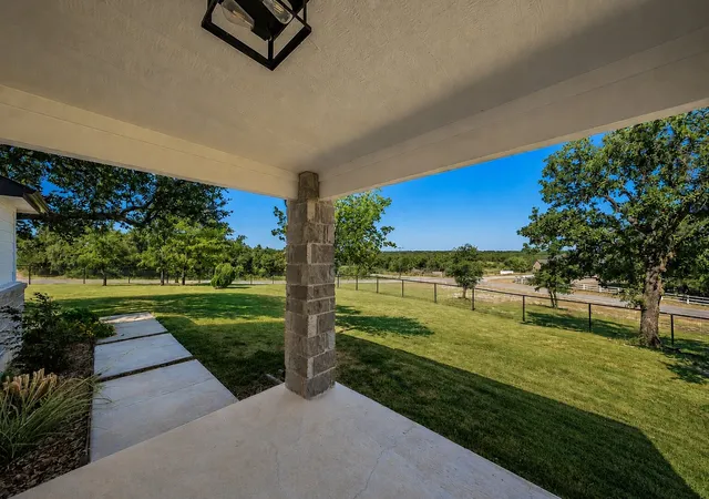 Photo 3 of Single family home for sale at 117 Rock Salt Dr, Springtown, TX 76082 | MLS# 21324298 | Listing updated on 2026-07-28
