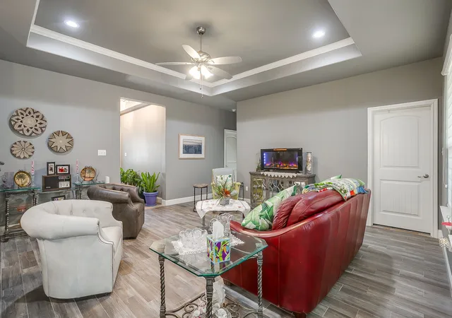 Photo 4 of Sale Pending at 2708 San Gabriel Dr, Granbury, TX 76048 | MLS# 21327134 | Listing updated on 2026-09-08