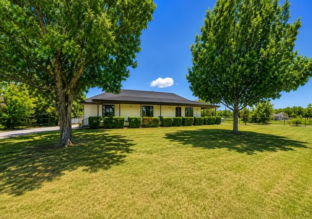Photo 1 of Single family home for sale at 2913 County Road 920, Crowley, TX 76036 | MLS# 21318715 | Listing updated on 2026-09-10