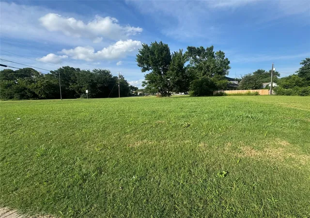 Photo 3 of Land for sale at 7902 Carbondale St, Dallas, TX 75216 | MLS# 21327201 | Listing updated on 2026-08-31