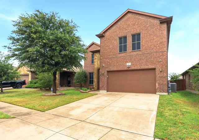Photo 2 of Single family home for sale at 1817 Potrillo Ln, Fort Worth, TX 76131 | MLS# 21327283 | Listing updated on 2026-09-14