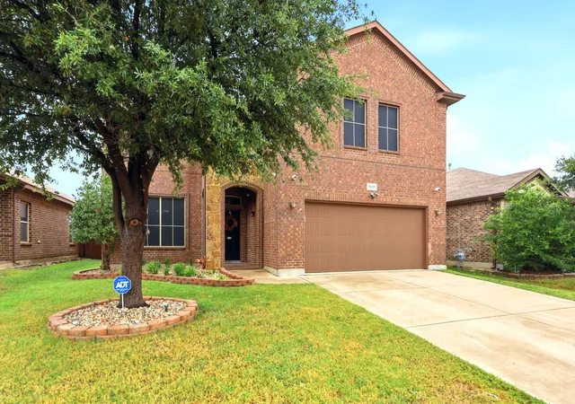 Photo 3 of Single family home for sale at 1817 Potrillo Ln, Fort Worth, TX 76131 | MLS# 21327283 | Listing updated on 2026-09-14
