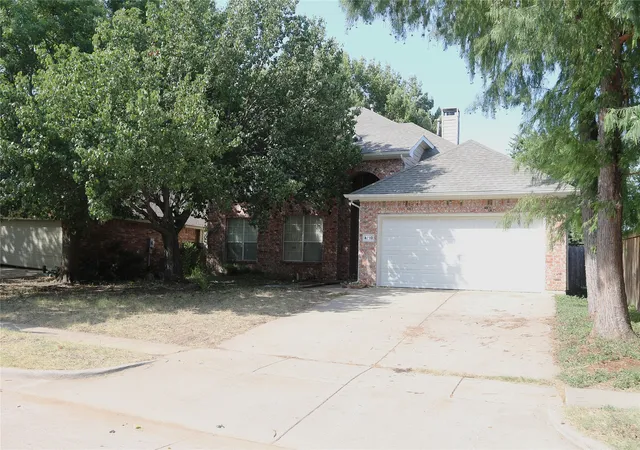 Photo 2 of Sale Pending at 4710 Lincolnshire Dr, Grand Prairie, TX 75052 | MLS# 21327286 | Listing updated on 2026-07-30