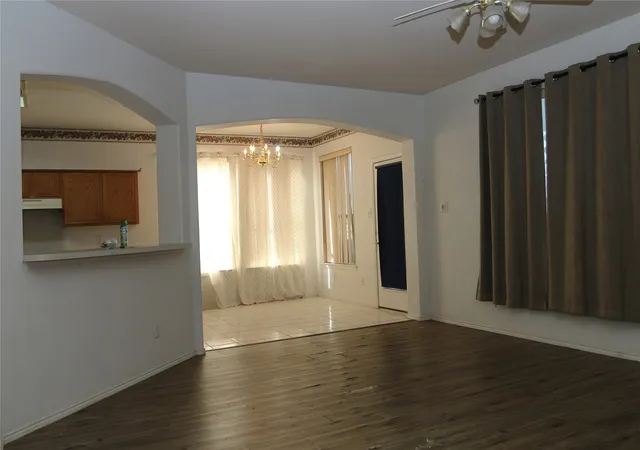 Photo 4 of Sale Pending at 4710 Lincolnshire Dr, Grand Prairie, TX 75052 | MLS# 21327286 | Listing updated on 2026-07-30