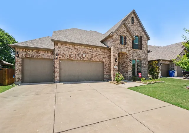 Photo 3 of Single family home for sale at 117 Providence Dr, Van Alstyne, TX 75495 | MLS# 21325541 | Listing updated on 2026-09-13