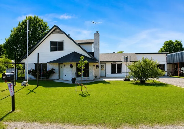 Photo 1 of Single family home for sale at 121 Port O Call Ct, Runaway Bay, TX 76426 | MLS# 21317632 | Listing updated on 2026-09-10