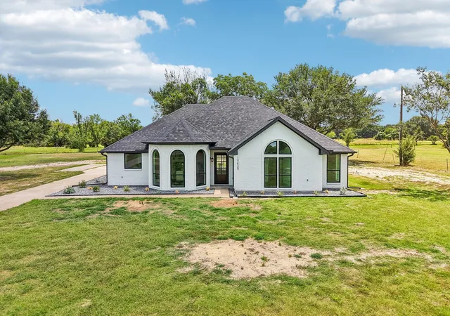 Photo 4 of Single family home for sale at 10435 County Road 2462, Terrell, TX 75160 | MLS# 21325946 | Listing updated on 2026-10-06
