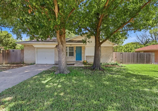 Photo 1 of Single family home for sale at 1005 Monterey Dr, Denton, TX 76209 | MLS# 21327166 | Listing updated on 2026-09-09