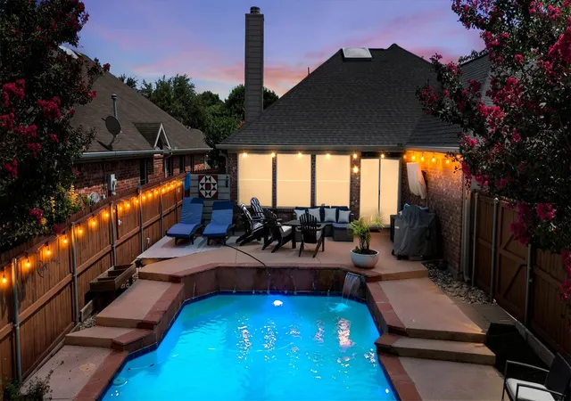 Photo 4 of Single family home for sale at 5204 China Berry Dr, Mc Kinney, TX 75070 | MLS# 21327015 | Listing updated on 2026-09-13