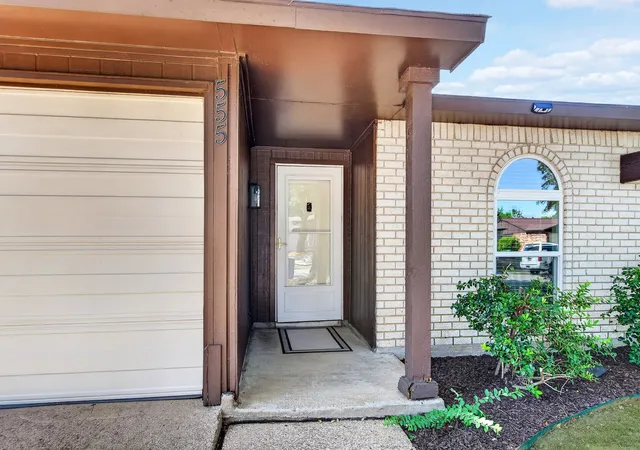Photo 1 of Sale Pending at 555 Hawthorne Dr, Allen, TX 75002 | MLS# 21327210 | Listing updated on 2026-09-24