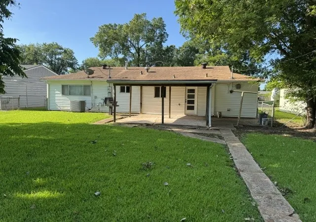 Photo 2 of Single family home for sale at 3217 Impala Dr, Bossier City, LA 71112 | MLS# 21325207 | Listing updated on 2026-09-14