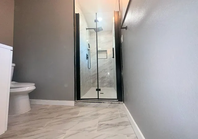 Photo 3 of Single family home for sale at 2710 Roberts Cir, Arlington, TX 76010 | MLS# 21327450 | Listing updated on 2026-09-14
