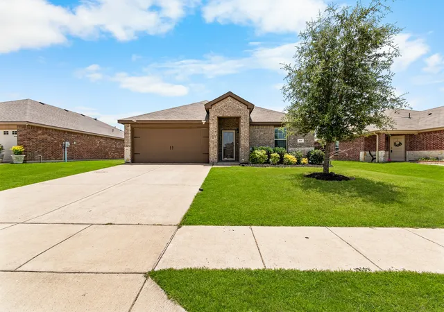 Photo 2 of Single family home for sale at 314 Silo Cir, Royse City, TX 75189 | MLS# 21324306 | Listing updated on 2026-09-10