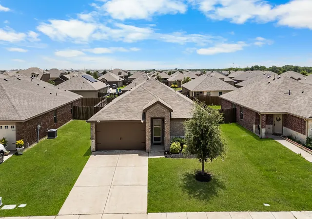 Photo 3 of Single family home for sale at 314 Silo Cir, Royse City, TX 75189 | MLS# 21324306 | Listing updated on 2026-09-10