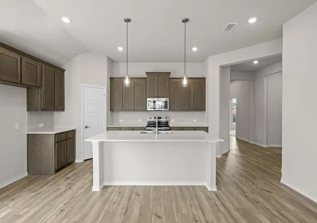Photo 4 of Sale Pending at 457 Carnero Dr, Granbury, TX 76048 | MLS# 21327410 | Listing updated on 2026-09-14