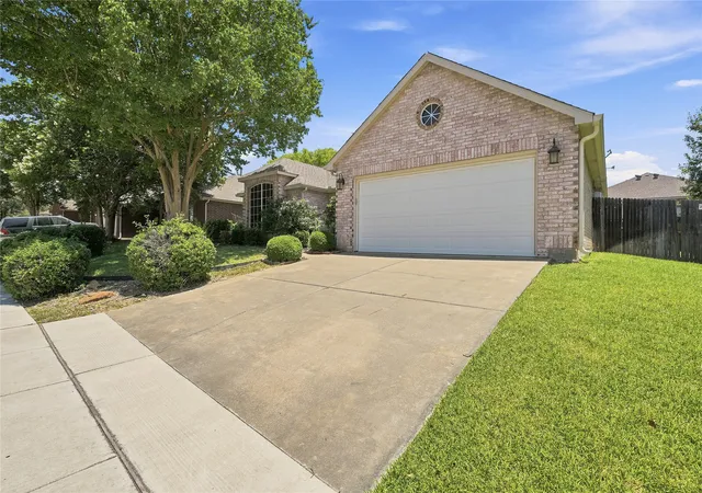 Photo 2 of Sale Pending at 7204 Mesa Verde Trl, Fort Worth, TX 76137 | MLS# 21327497 | Listing updated on 2026-09-13