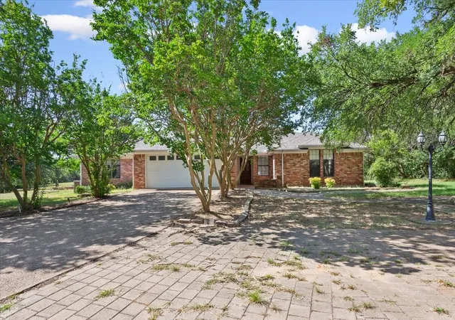 Photo 1 of Single family home for sale at 264 Emily Ln, Waco, TX 76708 | MLS# 21326754 | Listing updated on 2026-09-11