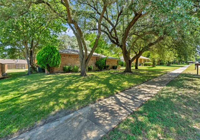Photo 2 of Sale Pending at 801 Waynelee Dr, Lancaster, TX 75146 | MLS# 21327674 | Listing updated on 2026-09-12