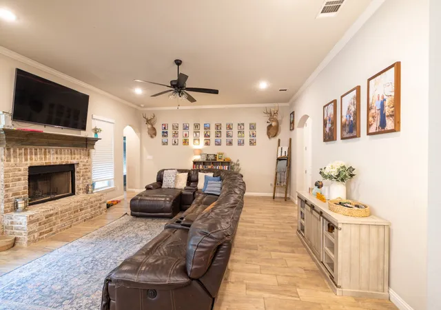 Photo 2 of Sale Pending at 3006 Promenade Dr, Granbury, TX 76049 | MLS# 21327657 | Listing updated on 2026-09-14