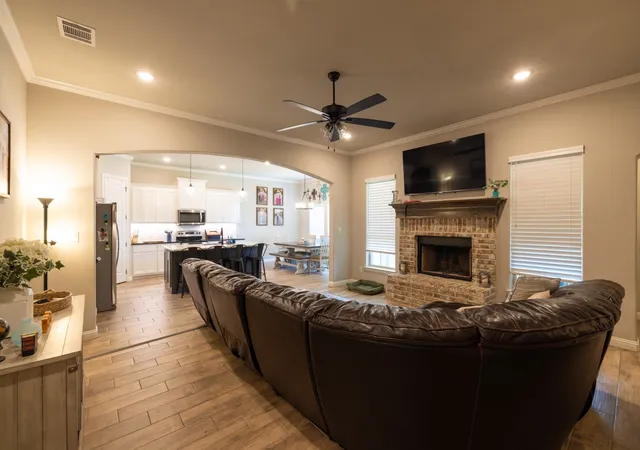 Photo 3 of Sale Pending at 3006 Promenade Dr, Granbury, TX 76049 | MLS# 21327657 | Listing updated on 2026-09-14