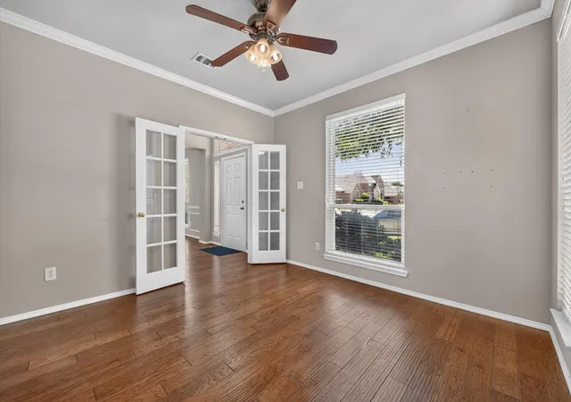 Photo 4 of Single family home for sale at 6217 Apache Dr, The Colony, TX 75056 | MLS# 21327865 | Listing updated on 2026-09-19