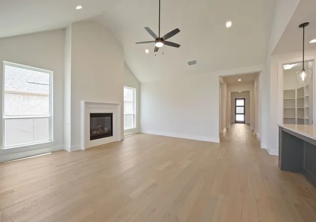 Photo 4 of Sale Pending at 9817 Oak Glade Dr, Denton, TX 76207 | MLS# 21327892 | Listing updated on 2026-09-15
