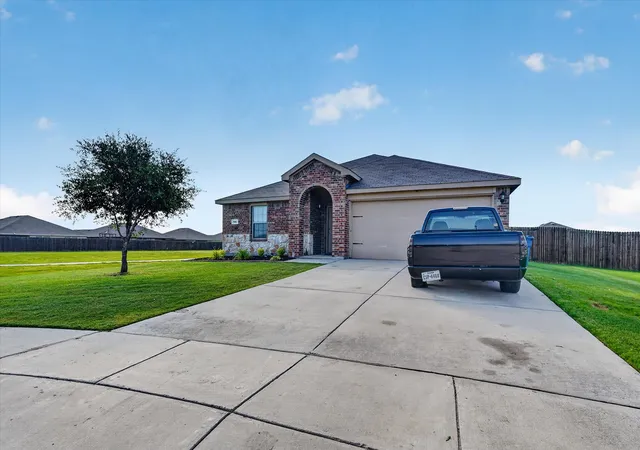 Photo 2 of Single family home for sale at 801 Turnbuckle Ct, Royse City, TX 75189 | MLS# 21327968 | Listing updated on 2026-09-23