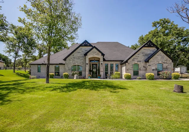 Photo 1 of Single family home for sale at 1011 Glenoaks Dr, Weatherford, TX 76088 | MLS# 21327566 | Listing updated on 2026-09-08