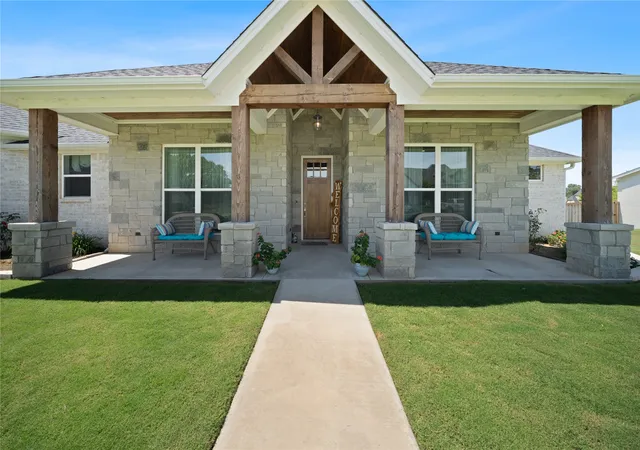 Photo 4 of Sale Pending at 219 White N Gail Ln, Bullard, TX 75757 | MLS# 21324591 | Listing updated on 2026-10-05