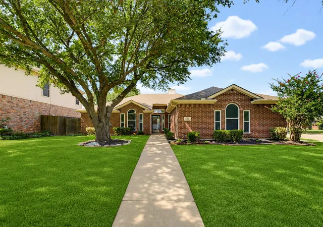 Photo 1 of Single family home for sale at 637 Cedarwood Dr, Keller, TX 76248 | MLS# 21327234 | Listing updated on 2026-09-17