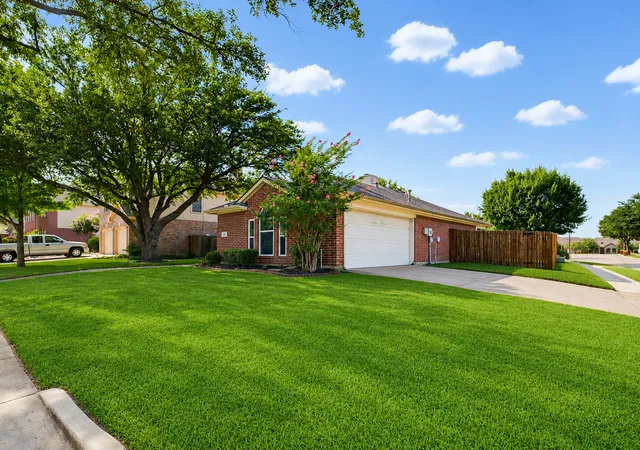 Photo 3 of Single family home for sale at 637 Cedarwood Dr, Keller, TX 76248 | MLS# 21327234 | Listing updated on 2026-09-17