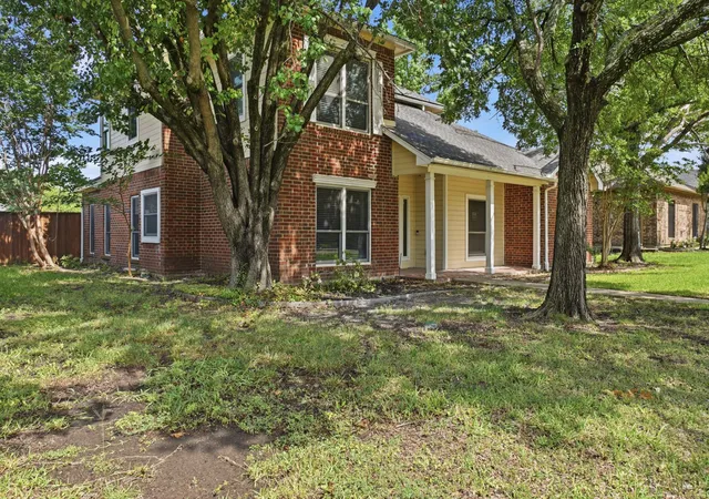 Photo 3 of Single family home for sale at 512 Buttercup Trl, Mesquite, TX 75149 | MLS# 21282266 | Listing updated on 2026-10-01
