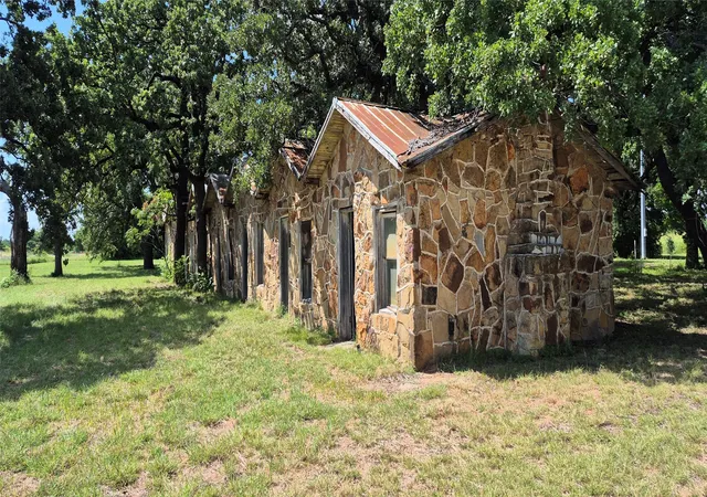 Photo 3 of Single family home for sale at 166 Seldon Loop, Bowie, TX 76230 | MLS# 21324915 | Listing updated on 2026-10-02