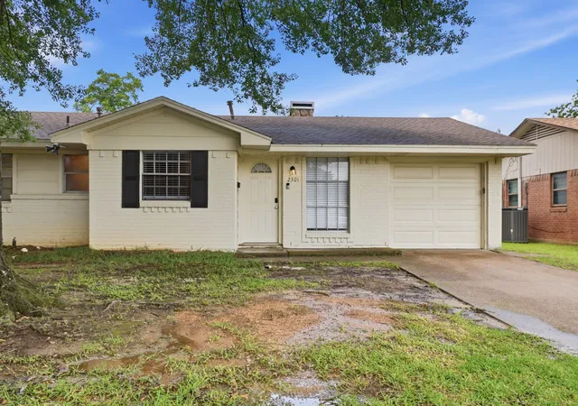 Photo 3 of Sale Pending at 2301 Narobi Pl, Mesquite, TX 75149 | MLS# 21282260 | Listing updated on 2026-09-15