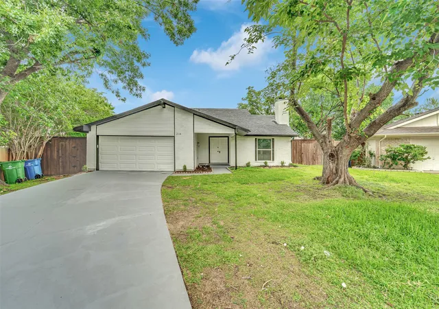 Photo 1 of Single family home for sale at 2114 Via Vis, Carrollton, TX 75006 | MLS# 21328102 | Listing updated on 2026-09-11