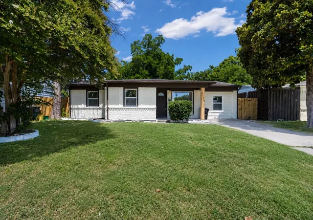 Photo 2 of Sale Pending at 3039 Mason Dr, Mesquite, TX 75150 | MLS# 21328040 | Listing updated on 2026-09-08