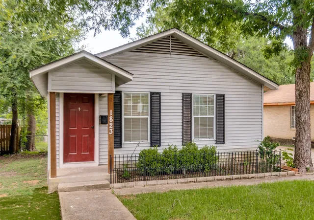 Photo 2 of Single family home for sale at 1823 Michigan Ave, Dallas, TX 75216 | MLS# 21328042 | Listing updated on 2026-10-27